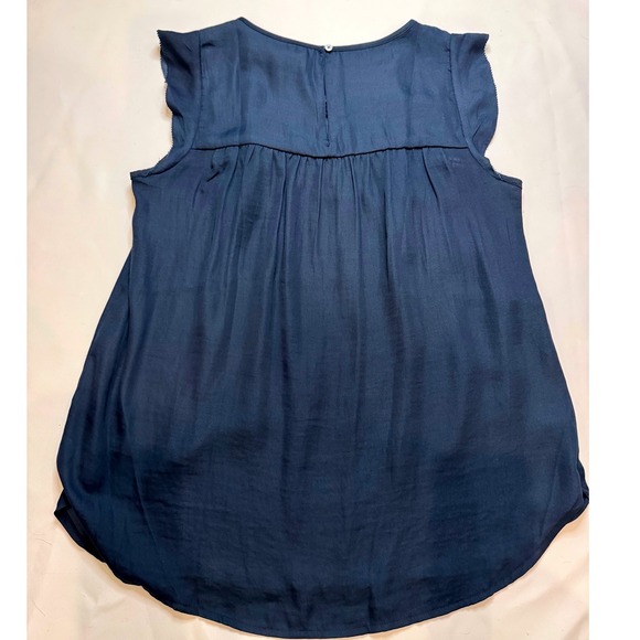 LOFT Blouse Women XS Navy Blue Excellent Flutter Sleeve Pleated Boho Top - Picture 6 of 7